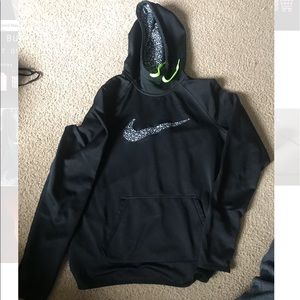 Medium Nike sweatshirt. Worn only a couple times